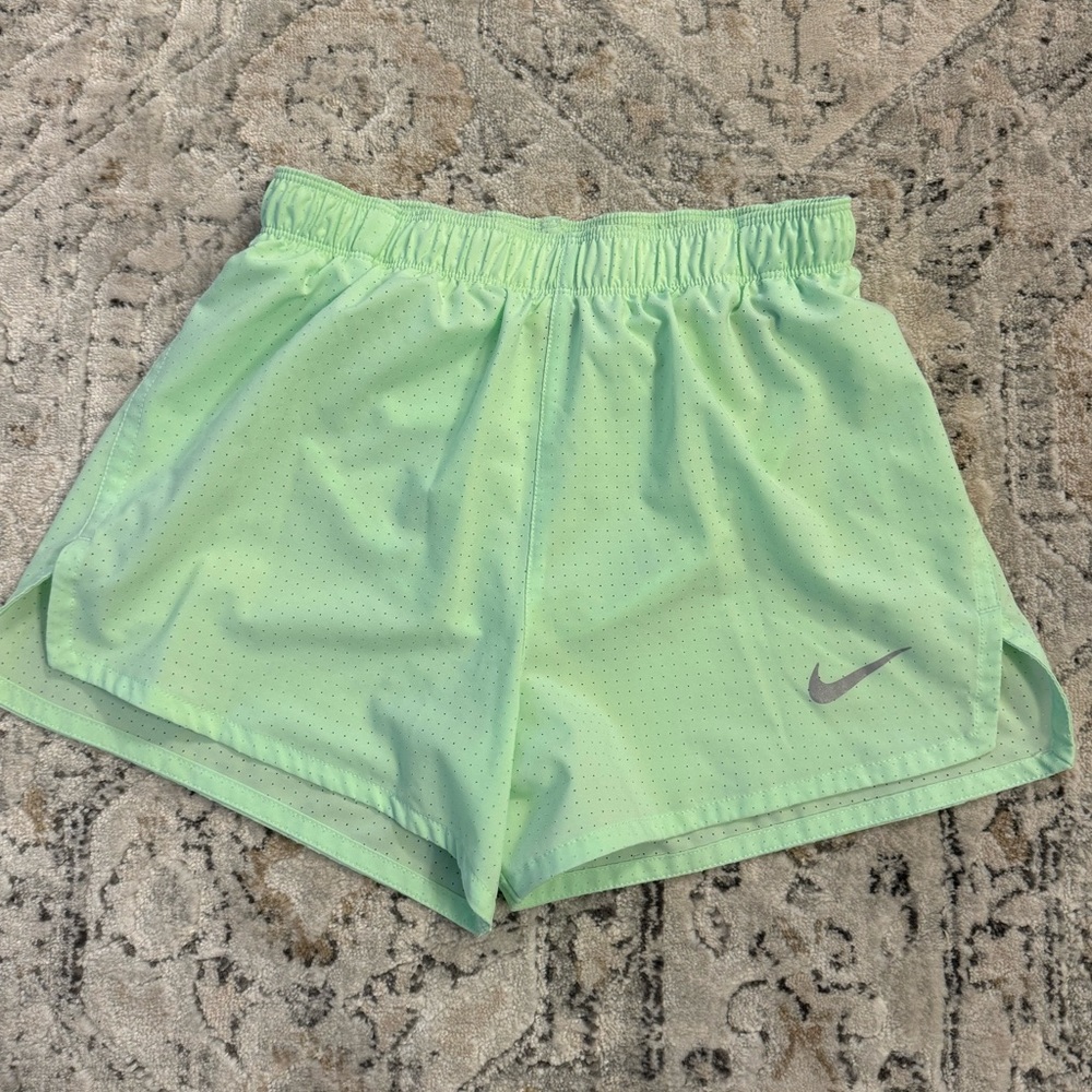 Nike Men’s Short size Small